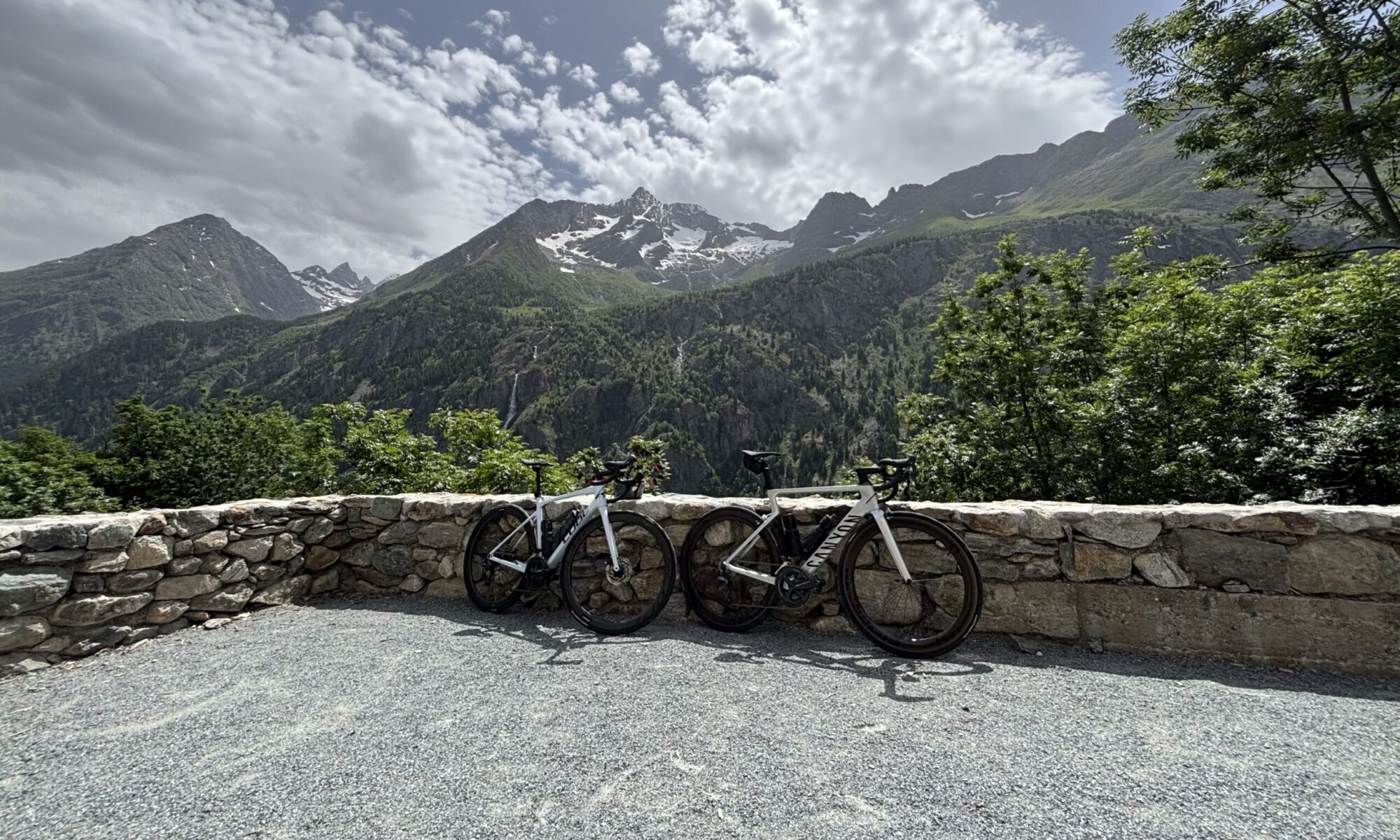 RIDE VELO our bikes in the alps